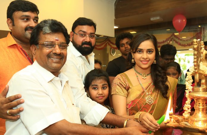 Actress Sri Divya Launches Sri Kanchi Pattu Showroom at Kanchipuram